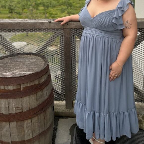 Flirty midi dress with flutter sleeves- plus size - Picture 8 of 8